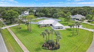 386 NE Ficus Terrace, Jensen Beach, FL 34957