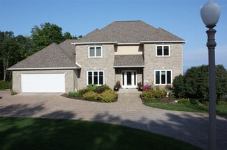 2308 Lochaire Ave, Duluth, MN 55803