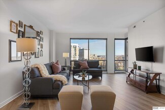 220 S 31st Ave Unit 3301, Omaha, NE 68131