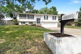 3419 Woods Dr, Manhattan, KS 66503