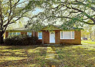 102 Tabor St, Pineville, LA 71360