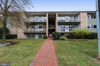 24 Manor Cir Unit 205, Takoma Park, MD 20912