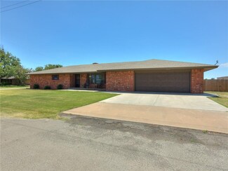 308 E Michigan Ave, Corn, OK 73024
