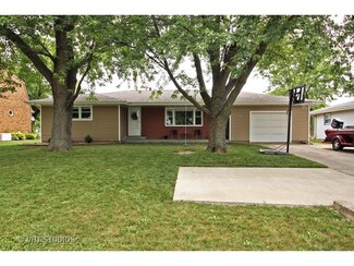 106 S Griffin St, Grant Park, IL 60940