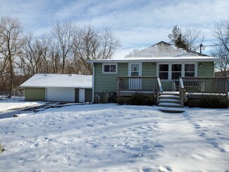 34815 N Oden Ave, Ingleside, IL 60041