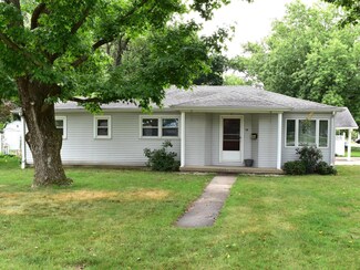 58 Circle Dr, Anderson, IN 46017