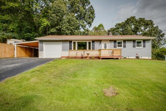 2176 Mocassin St, Kingsport, TN 37660