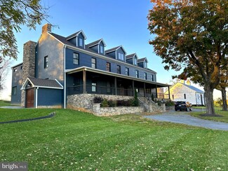 1643 Vineyard Rd, Falling Waters, WV 25419