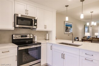 3032 Sandpiper Bay Cir Unit 102, Naples, FL 34112