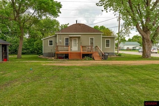 301 St, Vernon Center, MN 56090
