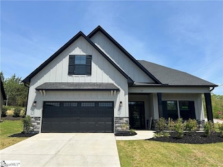 102 Shale Ct, Central, SC 29630