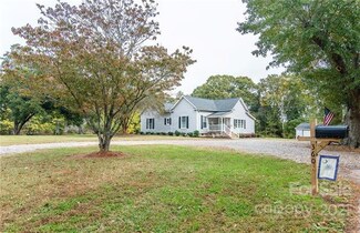 360 Oak Dr, Mc Connells, SC 29726
