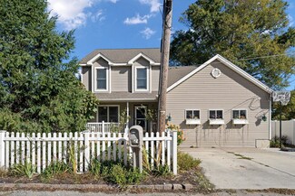 37 E Hudson Ave, Villas, NJ 08251