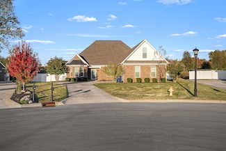105 Rochester Dr, Shelbyville, TN 37160
