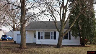 113 W South St, Janesville, MN 56048