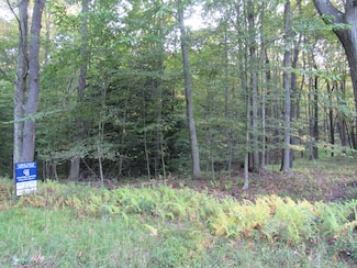 886 Carribean Rd, Dubois, PA 15801