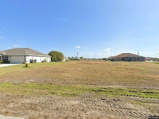 523 NW 25th Place, Cape Coral, FL 33993