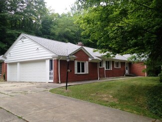 36100 Dorchester Rd, Gates Mills, OH 44040
