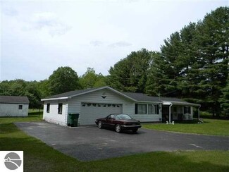 2646 Rose City Rd, Lupton, MI 48635