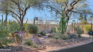 2811 E Lisbon Place, Tucson, AZ 85716