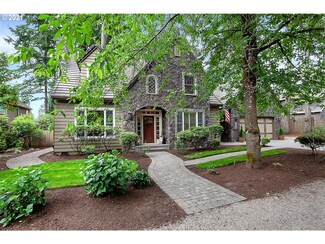 3140 Douglas Cir, Lake Oswego, OR 97035