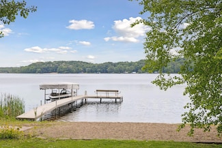 3920 Hawthorn Cir, Excelsior, MN 55331