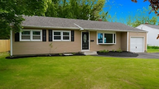 352 Bay Ave, Patchogue, NY 11772