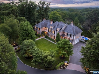 11 Hamilton Rd, Short Hills, NJ 07078