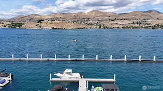 1350 W Woodin Ave Unit EDE2, Chelan, WA 98816