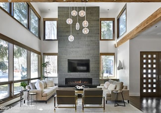 700 W Smuggler St, Aspen, CO 81611