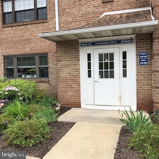 143 Riversedge Dr Unit CONDO 143, Norristown, PA 19403