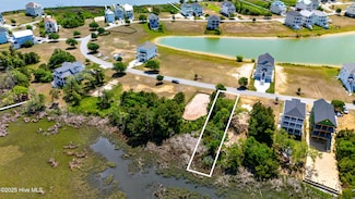 637 Cannonsgate Dr, Newport, NC 28570