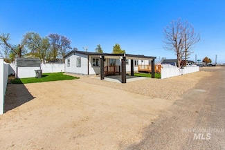 317 1st St, Wilder, ID 83676