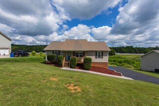 583 Joshua Dr, Dandridge, TN 37725