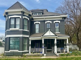 617 Parallel St, Atchison, KS 66002