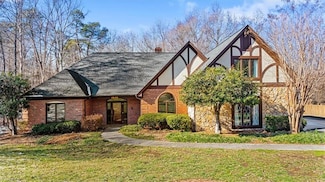 3808 Waldenbrook Rd, Greensboro, NC 27407