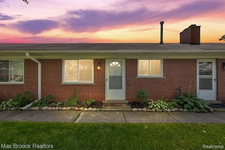3905 Devon Rd Unit 4, Royal Oak, MI 48073