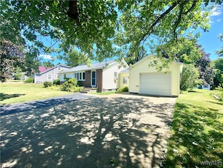 3693 Eckhardt Rd, Hamburg, NY 14075