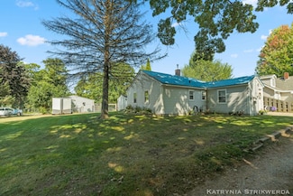 14758 152nd Ave, Grand Haven, MI 49417