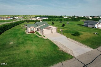 6321 Whitney Ct, Bismarck, ND 58504