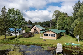 5 Lakeshore Rd, Owls Head, NY 12969