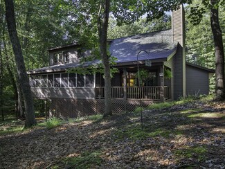 5624 Lumen Lake Dr, Lake Tomahawk, WI 54539
