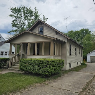 1048 W Wisconsin St, Portage, WI 53901