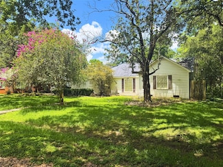 2921 Avenue I, Bay City, TX 77414