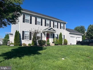 3010 Summer Meadow Dr, Douglassville, PA 19518