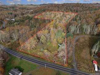 22 New York 52a, Kenoza Lake, NY 12750