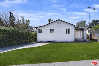 5549 Denny Ave, Los Angeles, CA 91601