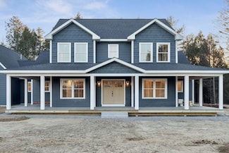 40 County Crossing Dr, Brunswick, ME 04011