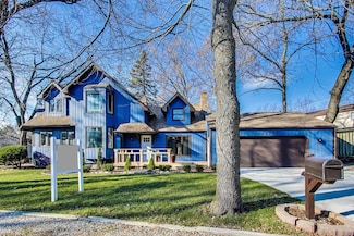 19196 W Fairview Dr, Mundelein, IL 60060