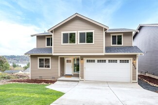 2470 W Echo Bay Dr, Bremerton, WA 98312